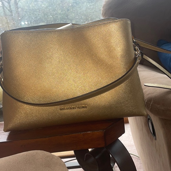 Michael Kors Purse - Picture 1 of 3